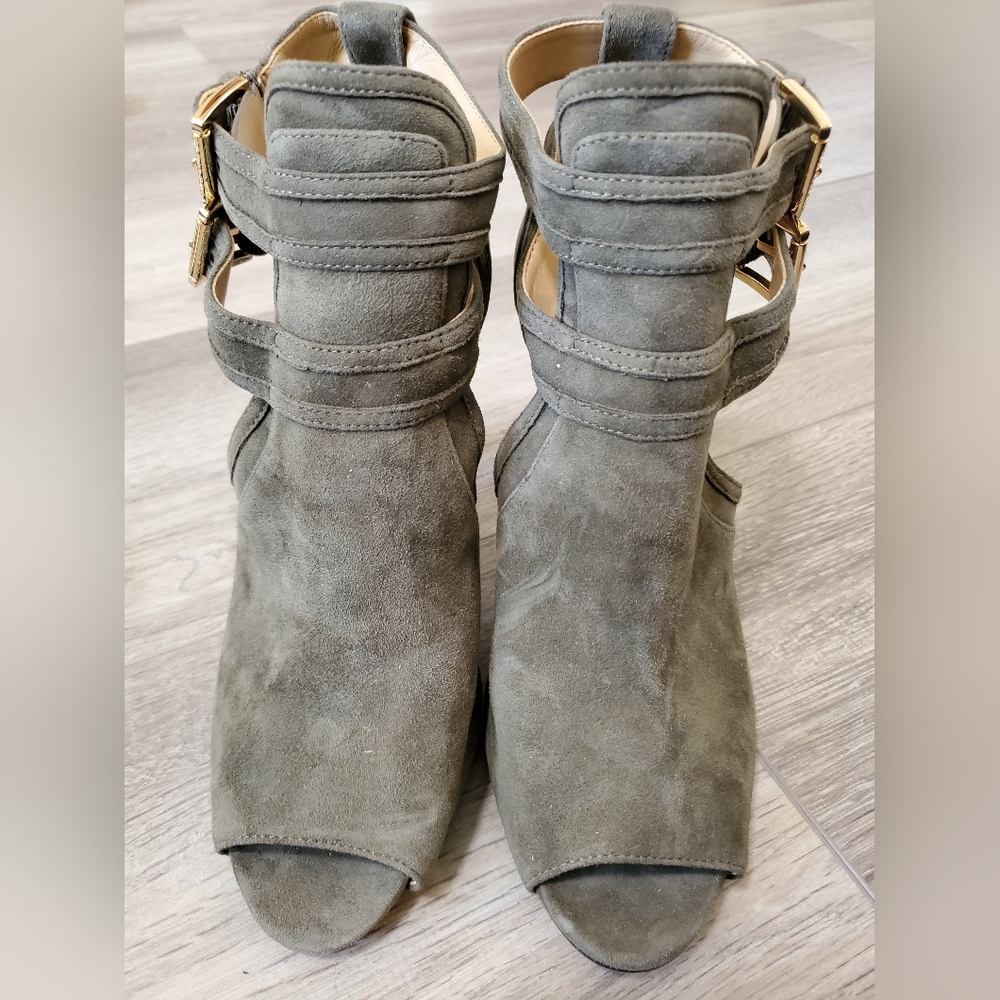 Michael Kors Stylish Gray Suede Women's Shoes